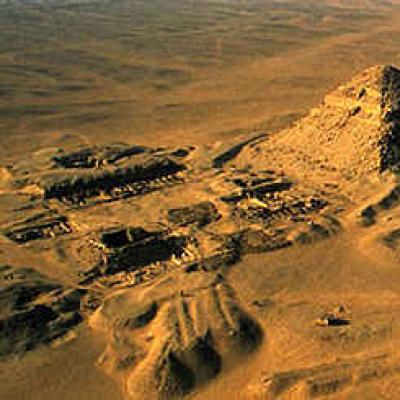 Картадағы Египет пирамидаларының координаталары бойынша а-дан z-ге дейін саяхаттаңыз